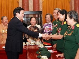 ประธานTrương Tấn Sang ให้การต้อนรับคณะผู้แทนอดีตทหารหน่วยรบพิเศษ - ảnh 1